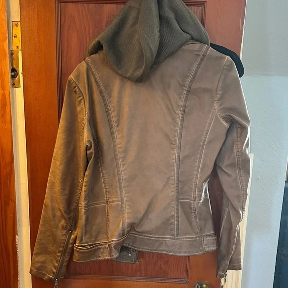 Bernardo Women's Brown Utility Jacket with Hood - Picture 3 of 3